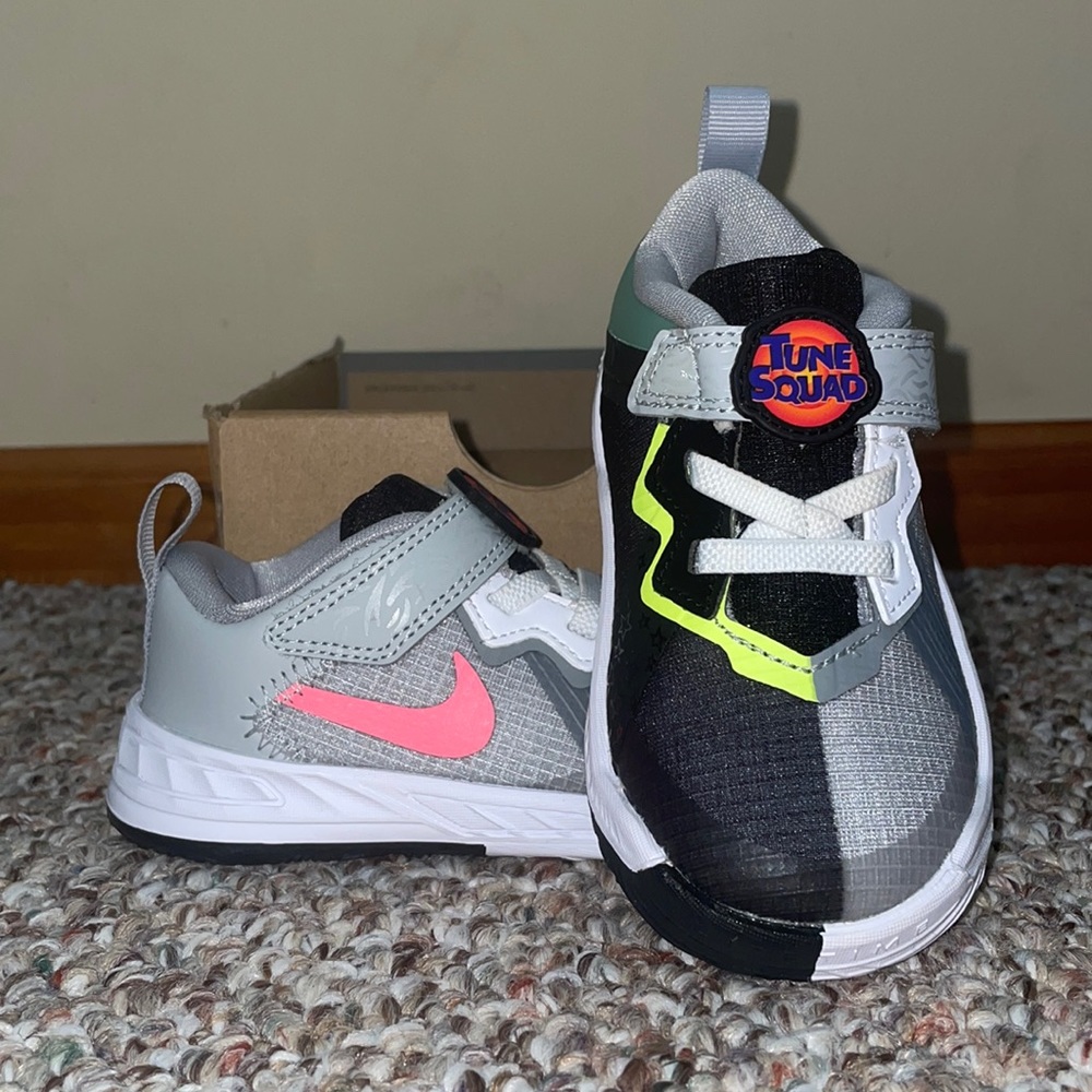 Nike Kids Lebron XVIII Low